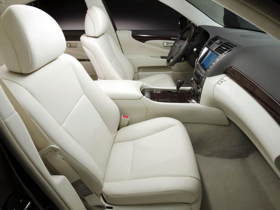  Lexus LS460 2006 года  (фото 154 из 200)